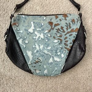 Elegant Black and Blue Patterned Shoulder Bag
